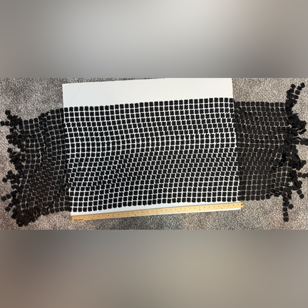 Elegant Black lace Crochet Women's evening shawl - Picture 7 of 12